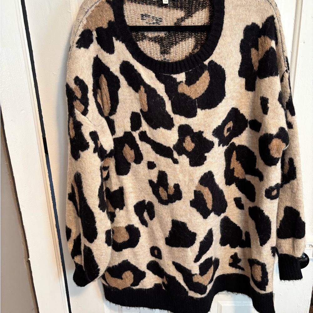 Leopard Print Sweater - Black and Tan